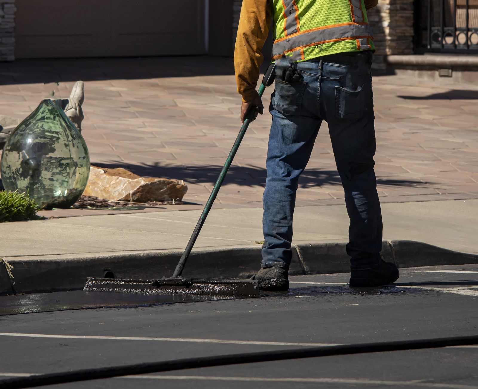 Asphalt Sealcoating by Sand Stone Paving